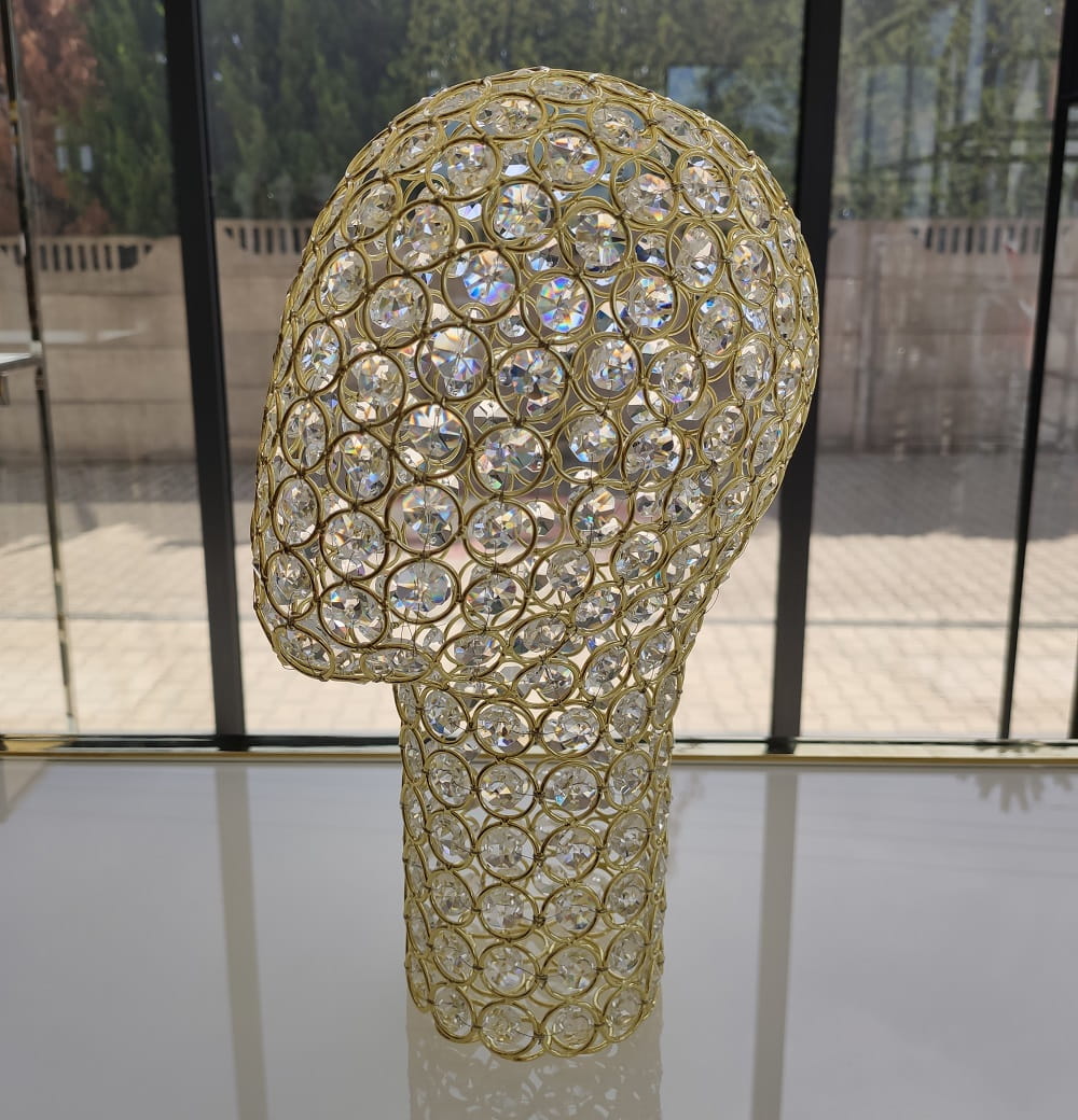 Cabeza de metal de alambre de cristal dorado