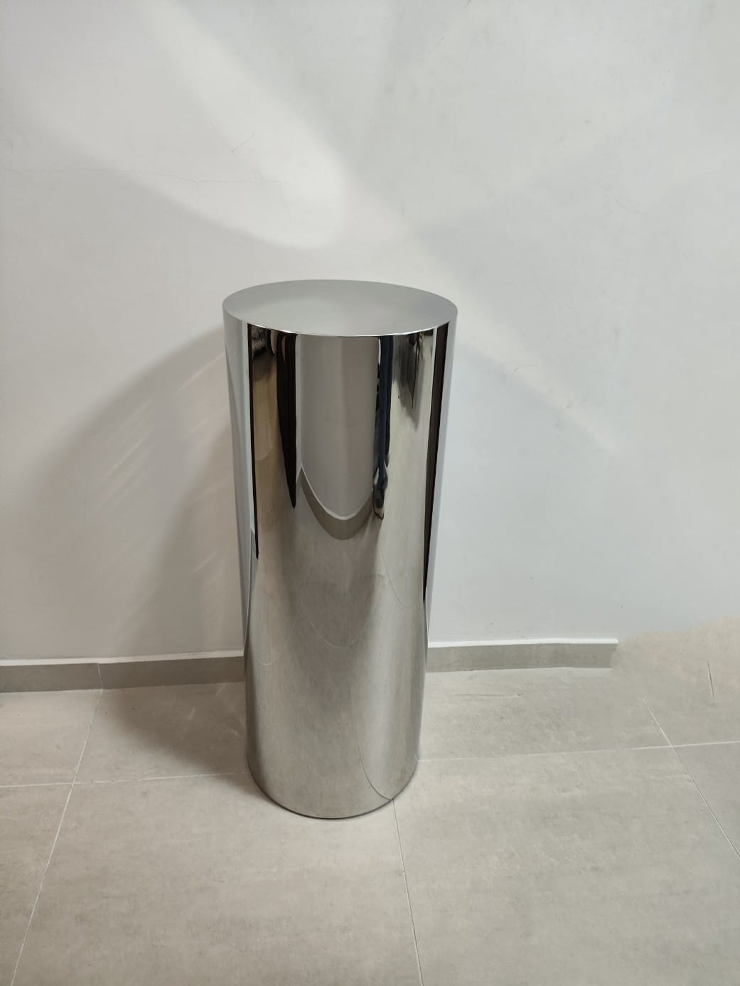 Plataforma decorativa circular plateada 90cm